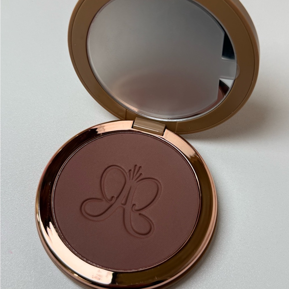 Anastasia smooth blue bronzer